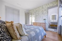 1000 West Wintergreen Road, DeSoto, TX 75115