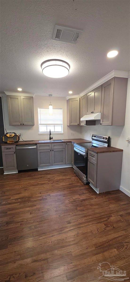 8751 Wren Rd, Pensacola, FL 32534