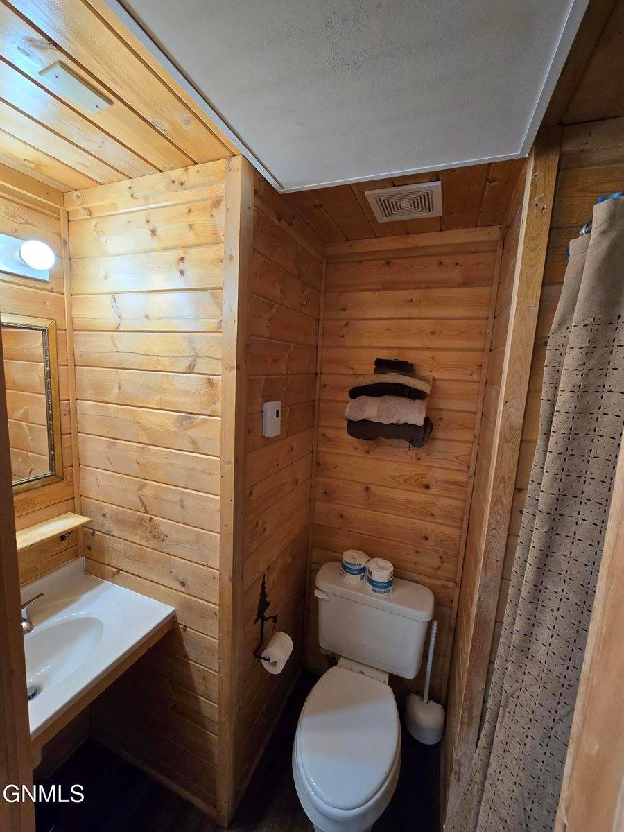 803 Broadway Street, Napoleon, ND 58561