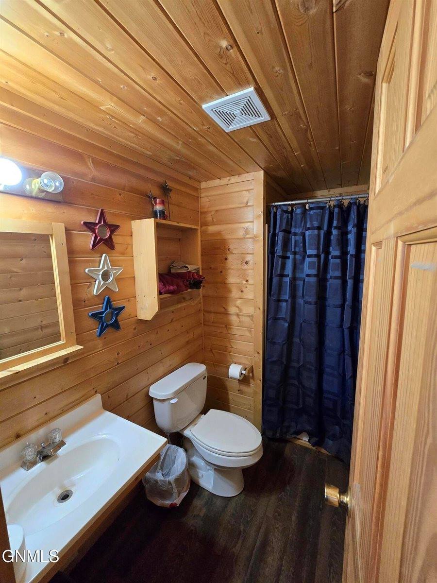 803 Broadway Street, Napoleon, ND 58561