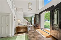 9464 Doe Meadow Dr, Germantown, TN 38139