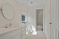 9464 Doe Meadow Dr, Germantown, TN 38139