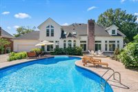 9464 Doe Meadow Dr, Germantown, TN 38139