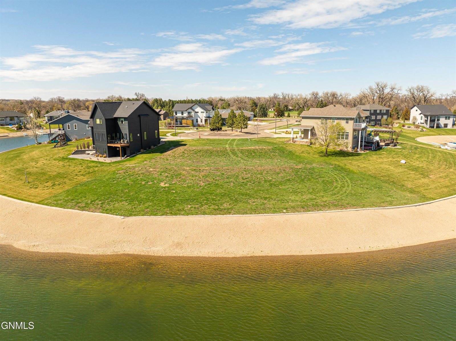 3821 Neptune Circle, Bismarck, ND 58504