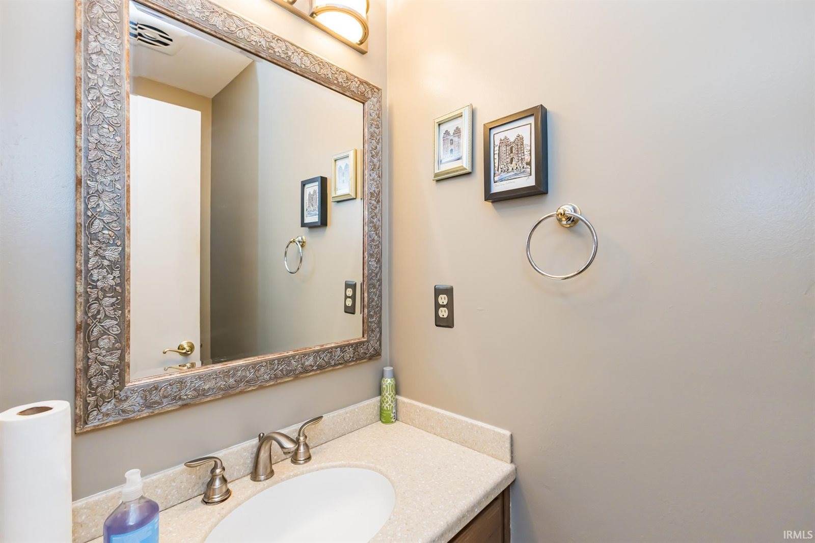 1005 N Bittersweet Lane, Muncie, IN 47304