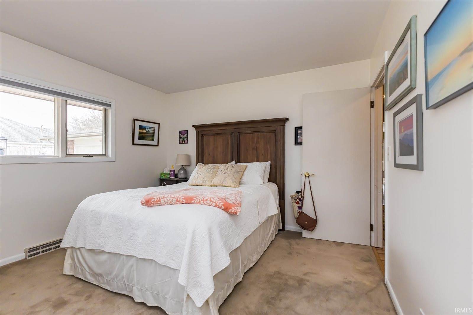 1005 N Bittersweet Lane, Muncie, IN 47304