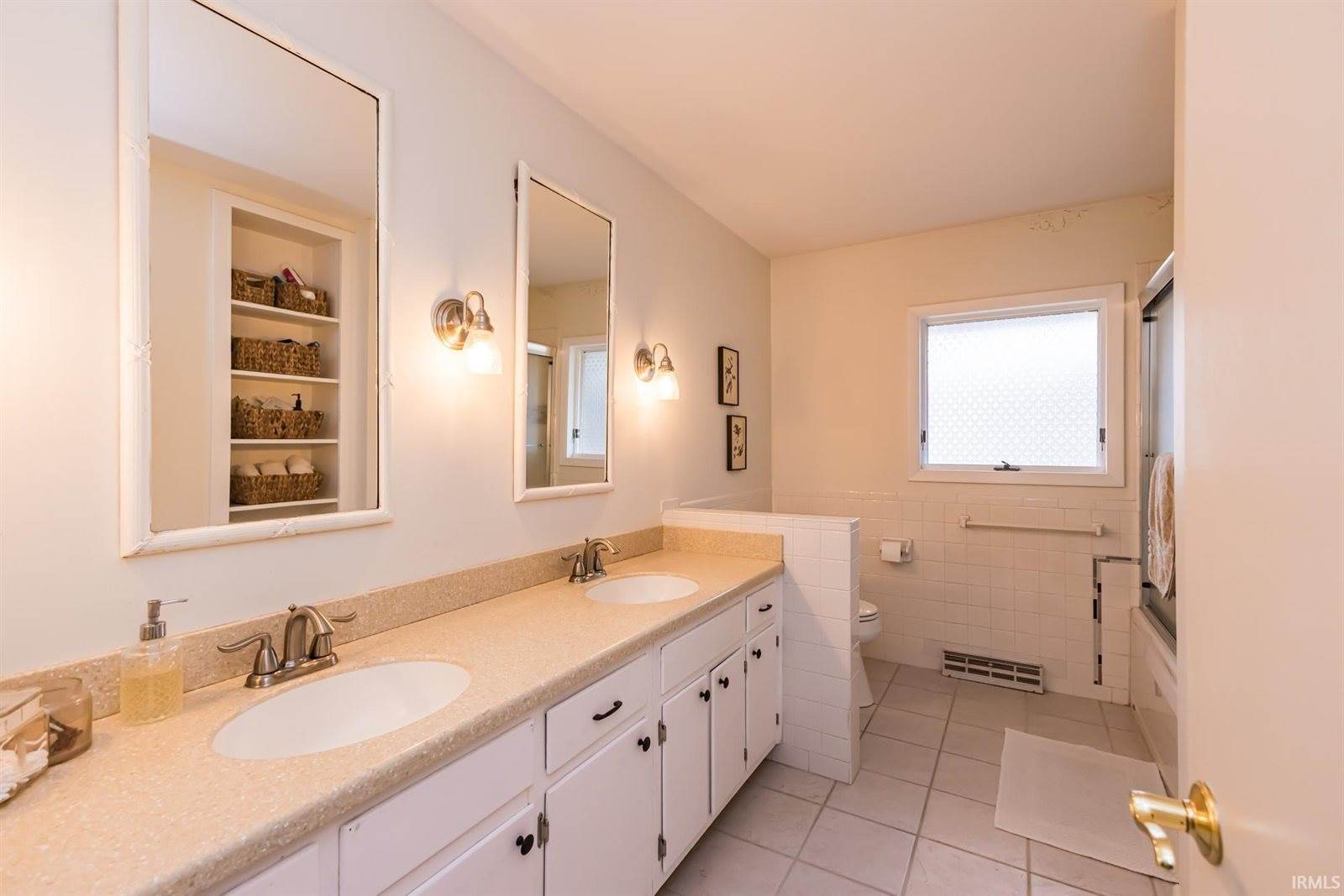 1005 N Bittersweet Lane, Muncie, IN 47304