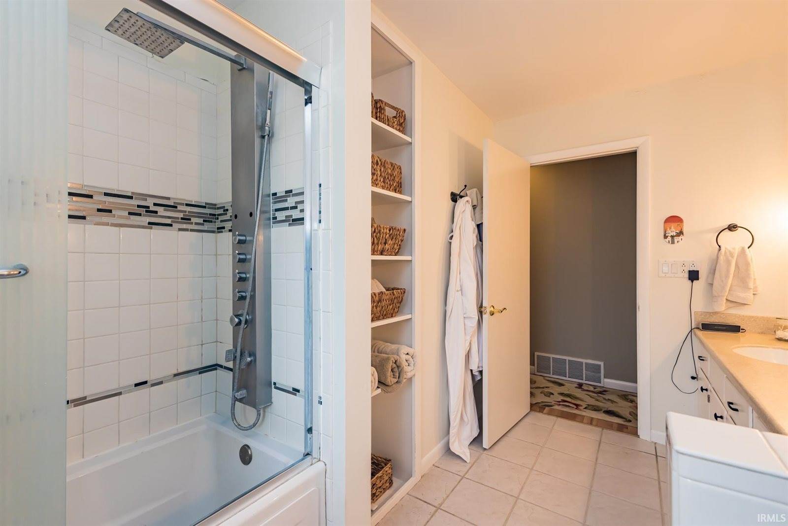 1005 N Bittersweet Lane, Muncie, IN 47304