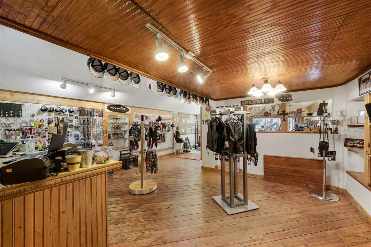 181 Forest Ave, Medicine Park, OK 73557