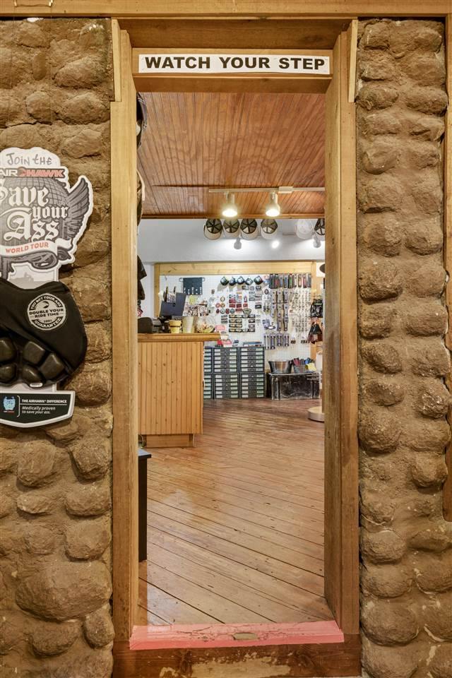 181 Forest Ave, Medicine Park, OK 73557