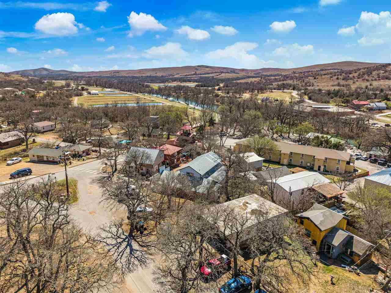 181 Forest Ave, Medicine Park, OK 73557