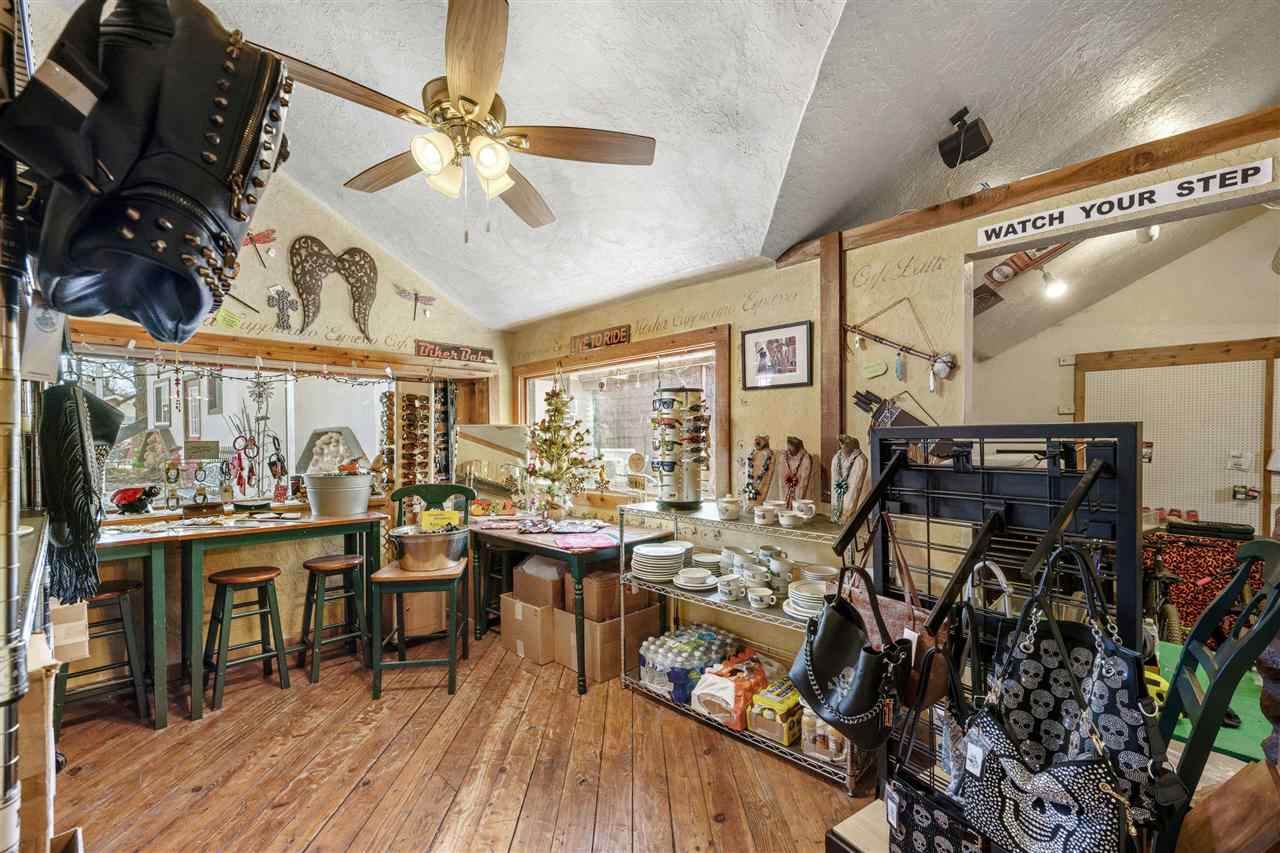 181 Forest Ave, Medicine Park, OK 73557