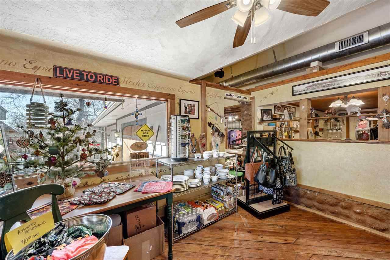 181 Forest Ave, Medicine Park, OK 73557