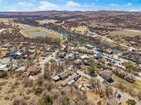 181 Forest Ave, Medicine Park, OK 73557