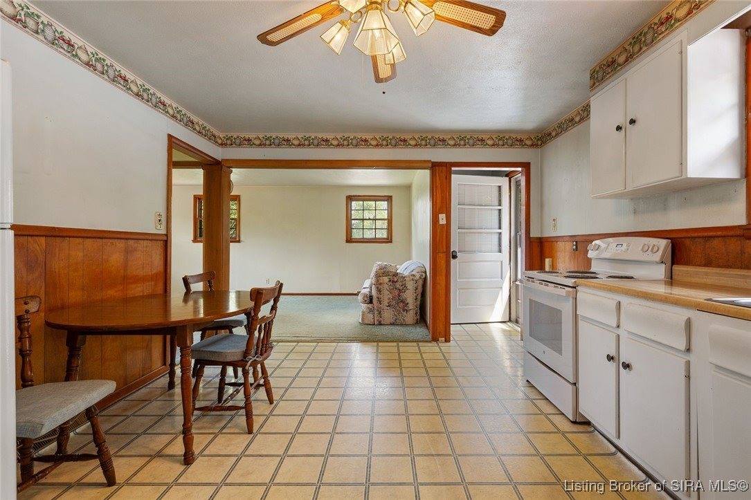 6024 May Street, Floyds Knobs, IN 47119