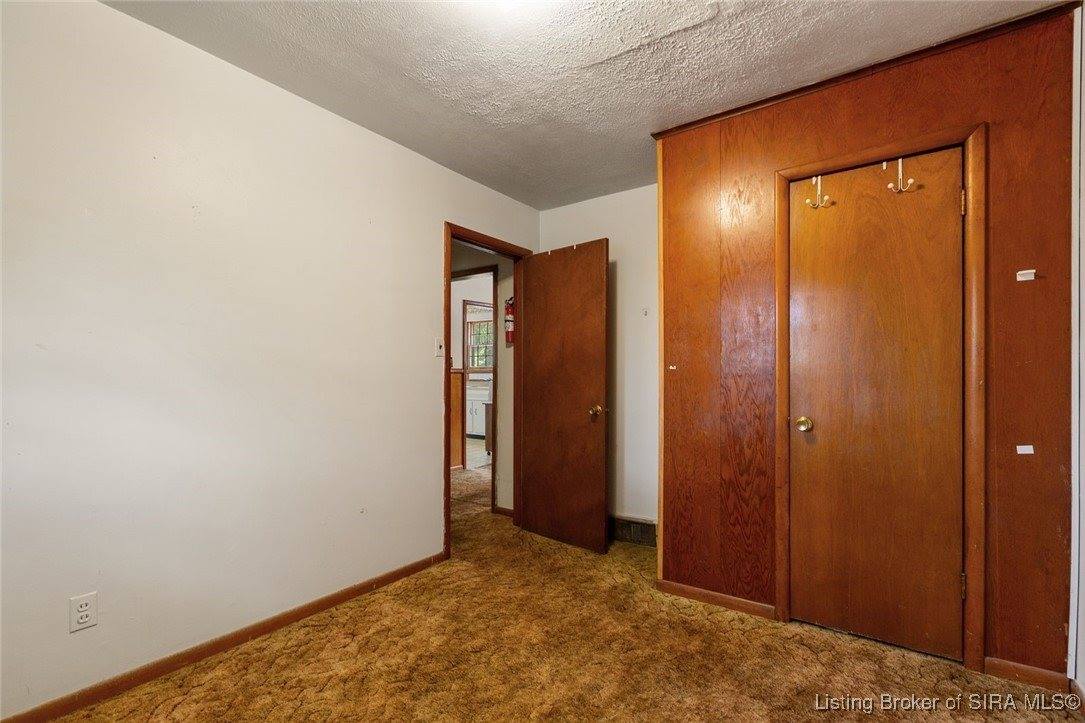 6024 May Street, Floyds Knobs, IN 47119