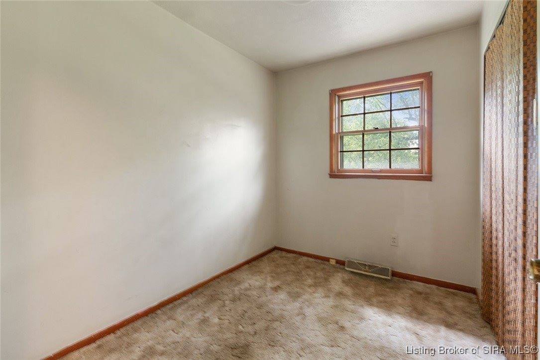 6024 May Street, Floyds Knobs, IN 47119