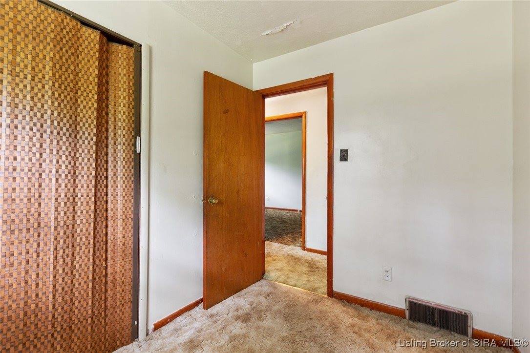 6024 May Street, Floyds Knobs, IN 47119