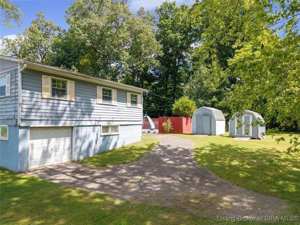 6024 May Street, Floyds Knobs, IN 47119