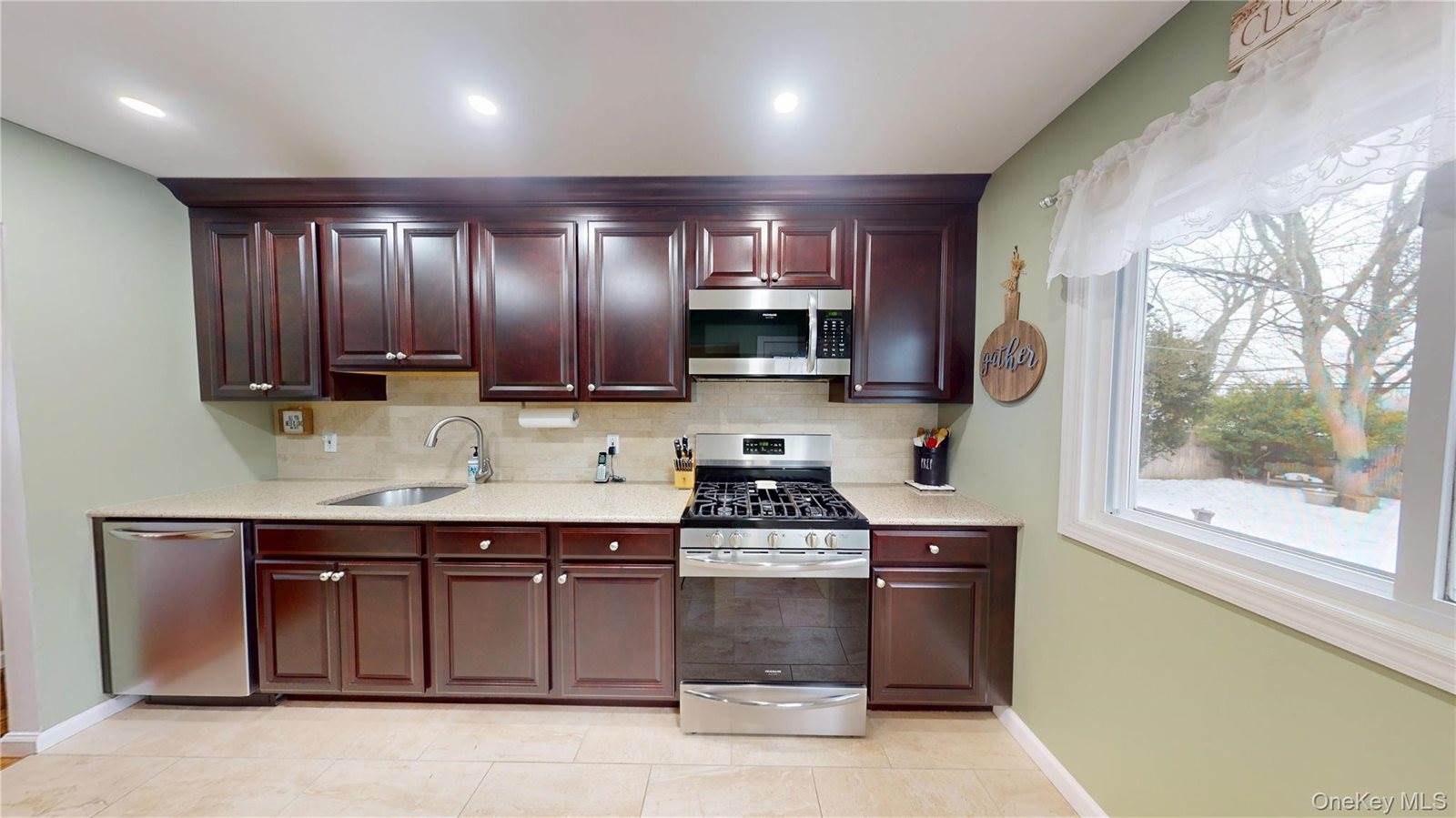 8 Mulberry Drive, Smithtown, NY 11787