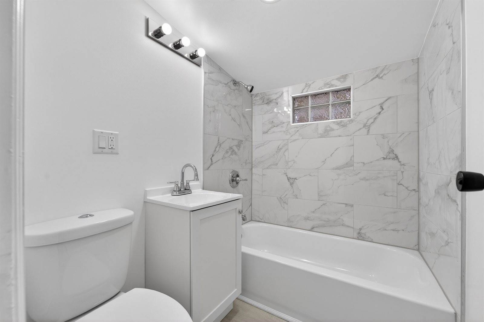 8630 West Lancaster Ave, Milwaukee, WI 53225