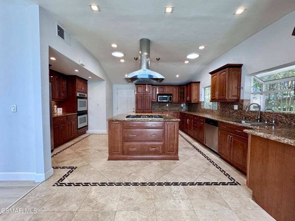 20445 Miranda Street, Woodland Hills, CA 91367