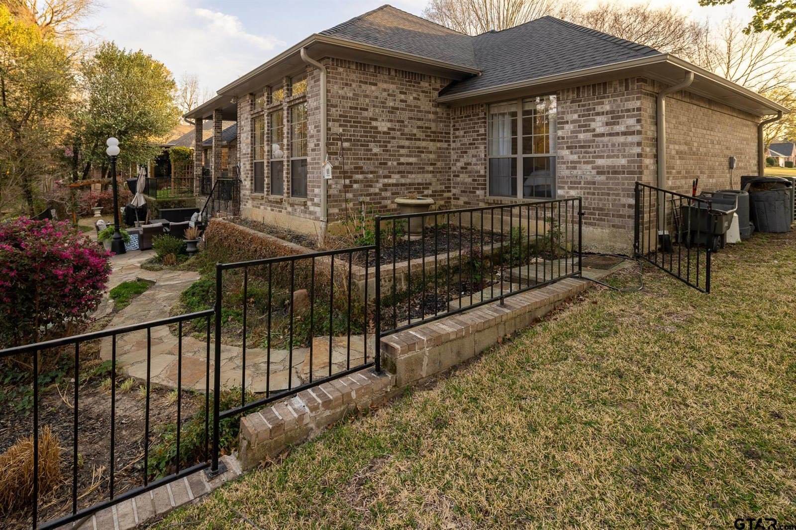 4010 Pinecreek Dr, Tyler, TX 75707