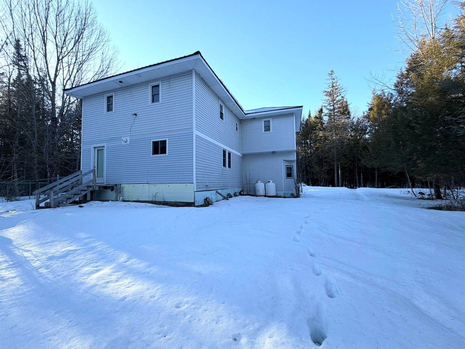 9 Grant Drive, Dover-Foxcroft, ME 04426