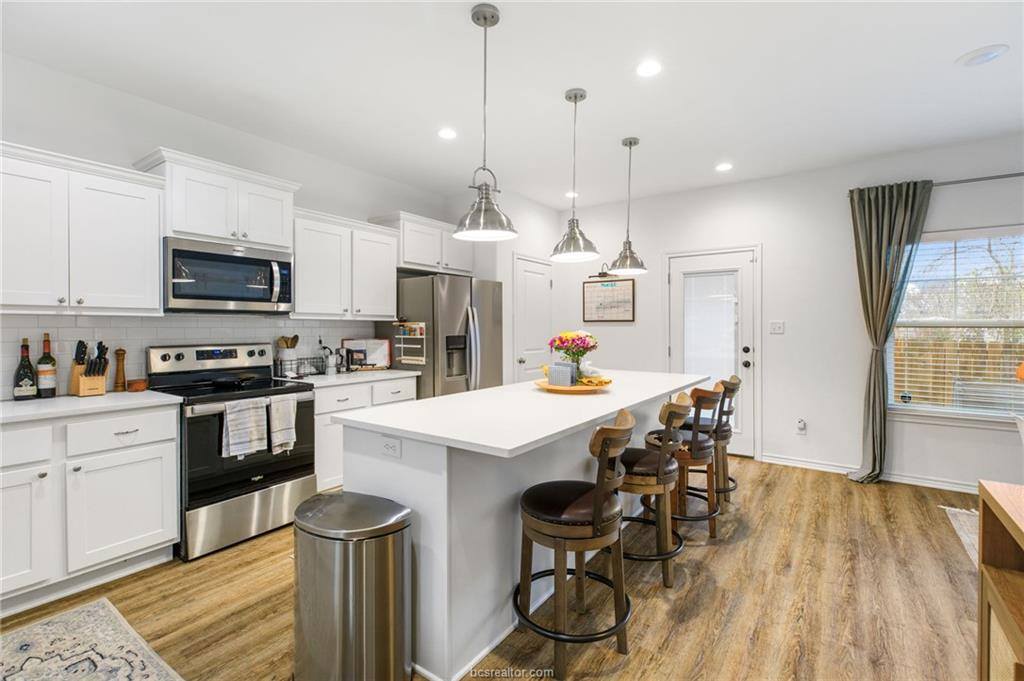 561 Momma Bear Drive, College Station, TX 77845