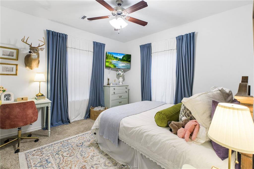 561 Momma Bear Drive, College Station, TX 77845