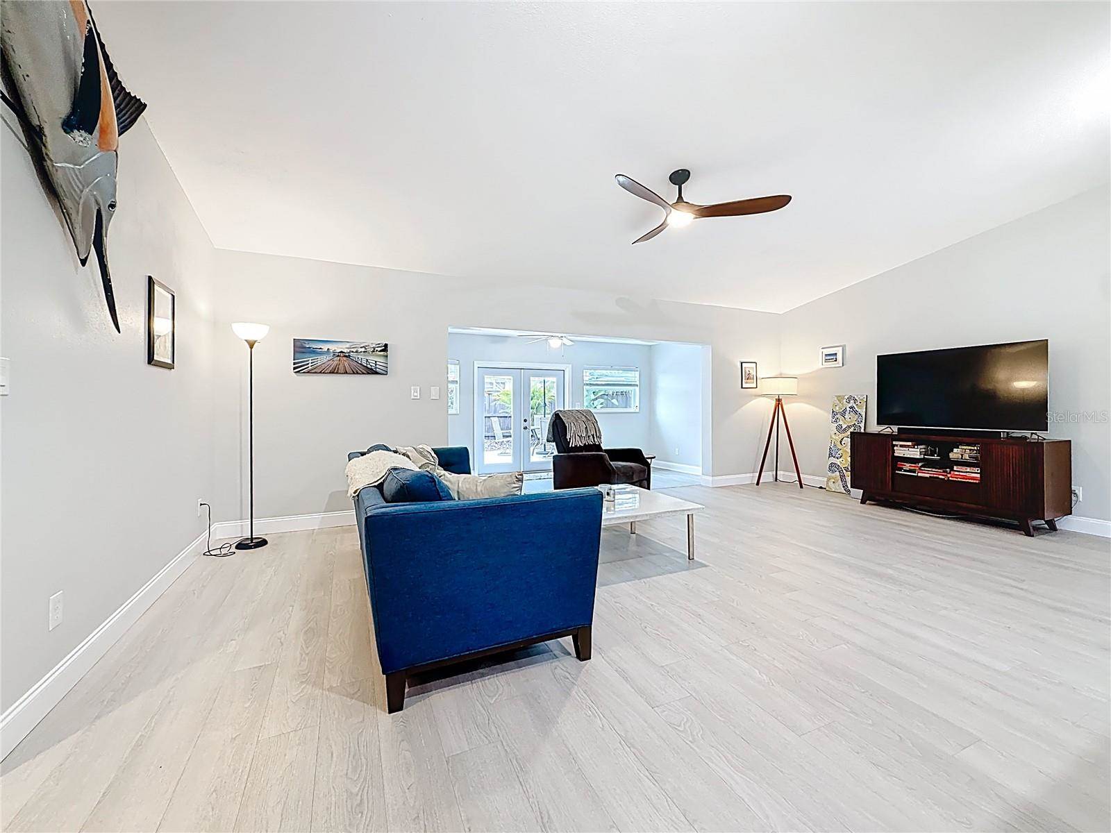 2400 Granada Circle West, Saint Petersburg, FL 33712