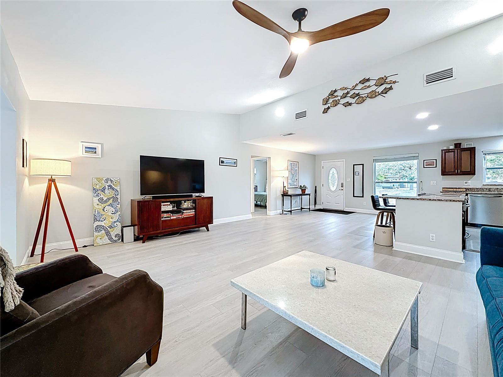 2400 Granada Circle West, Saint Petersburg, FL 33712