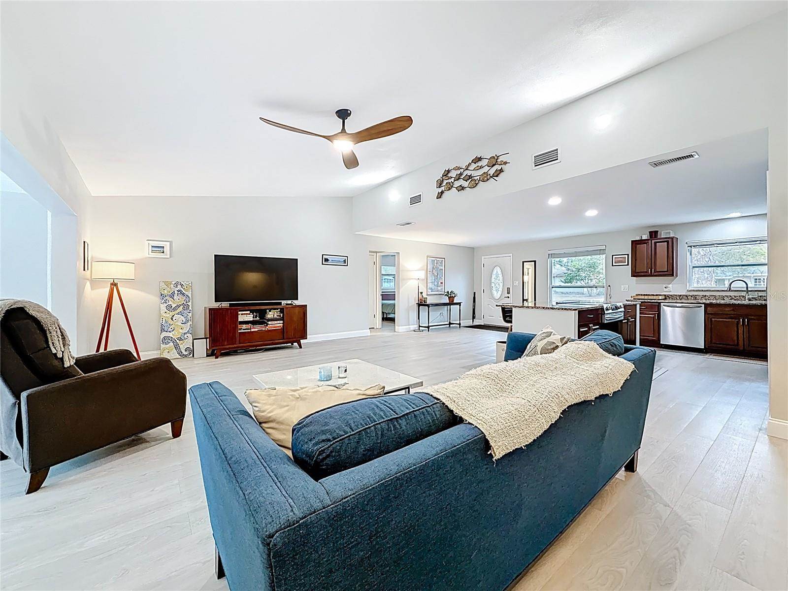 2400 Granada Circle West, Saint Petersburg, FL 33712