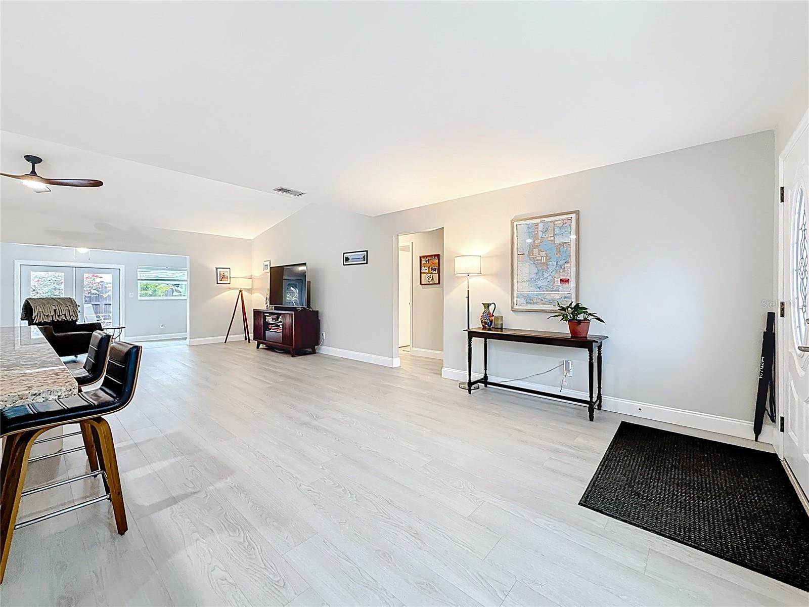 2400 Granada Circle West, Saint Petersburg, FL 33712