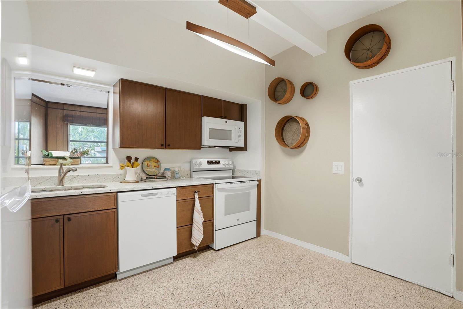 1190 79TH Avenue North, Saint Petersburg, FL 33702