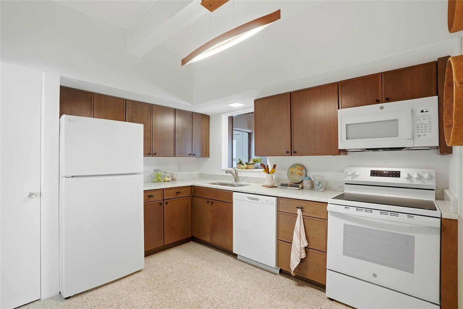 1190 79TH Avenue North, Saint Petersburg, FL 33702