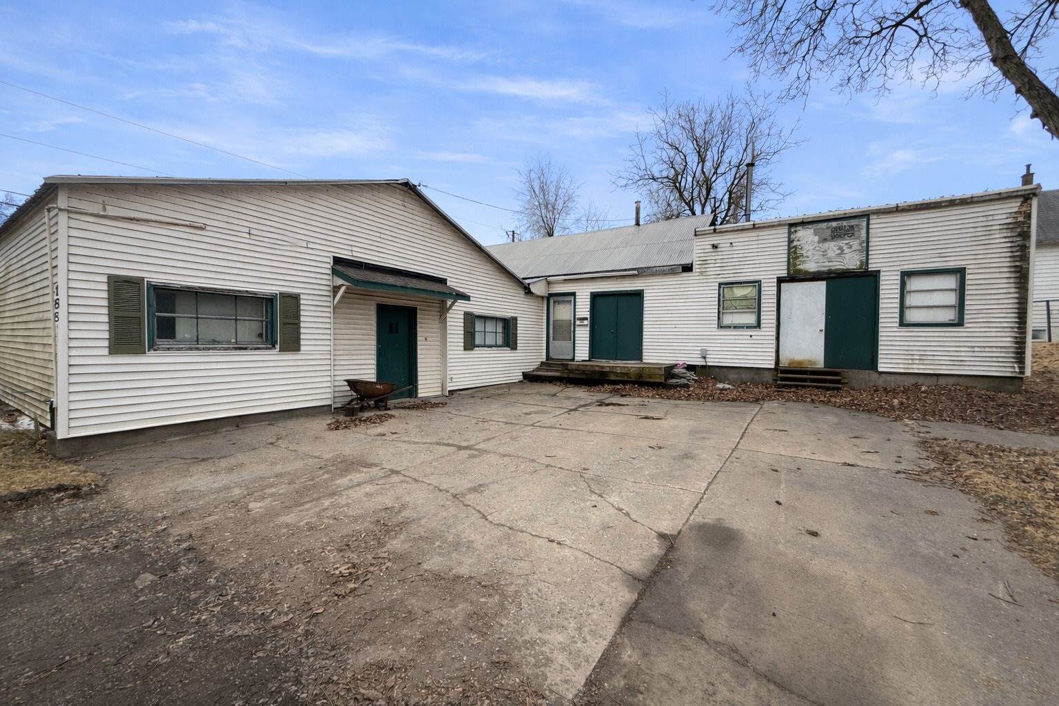 4810 2nd Avenue, Moline, IL 61265