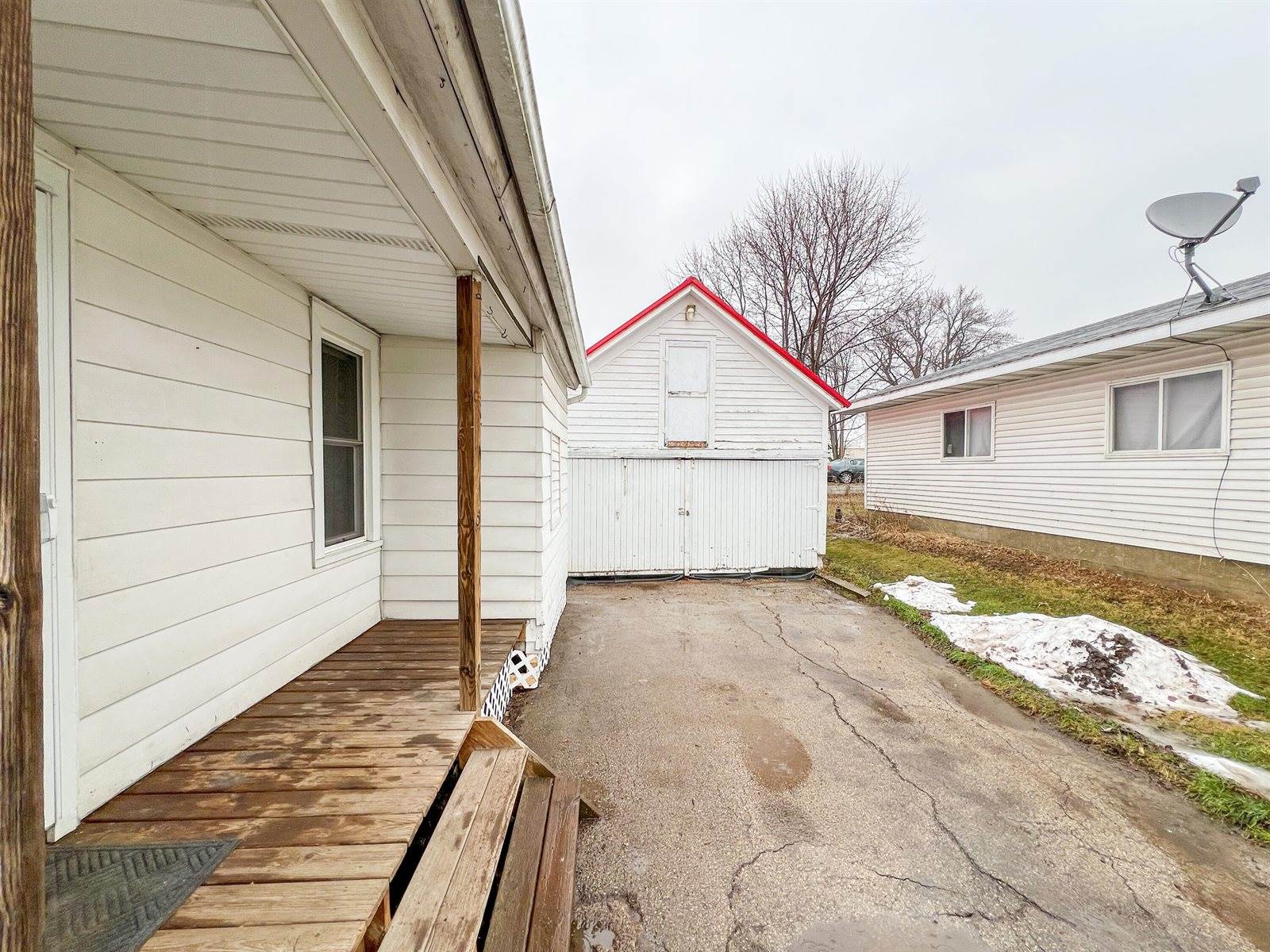 906 Center St, Wilton, WI 54670