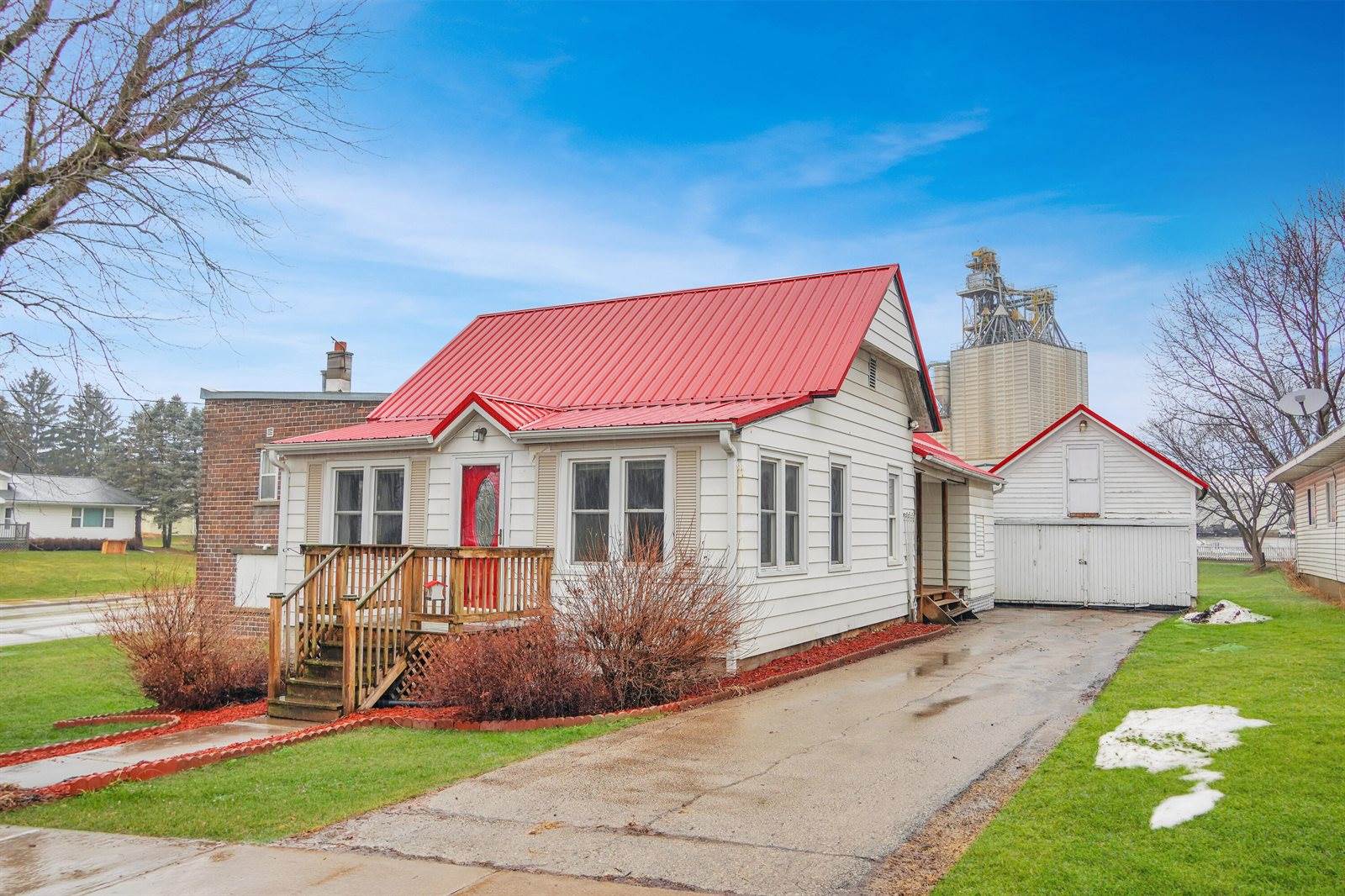 906 Center St, Wilton, WI 54670