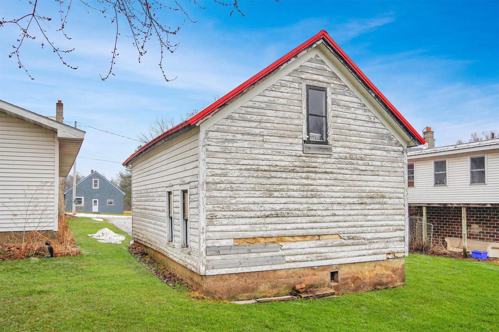 906 Center St, Wilton, WI 54670