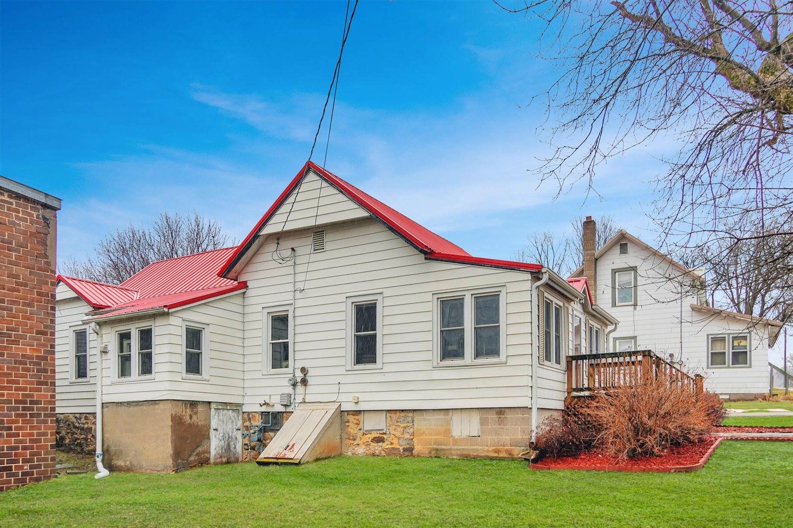 906 Center St, Wilton, WI 54670