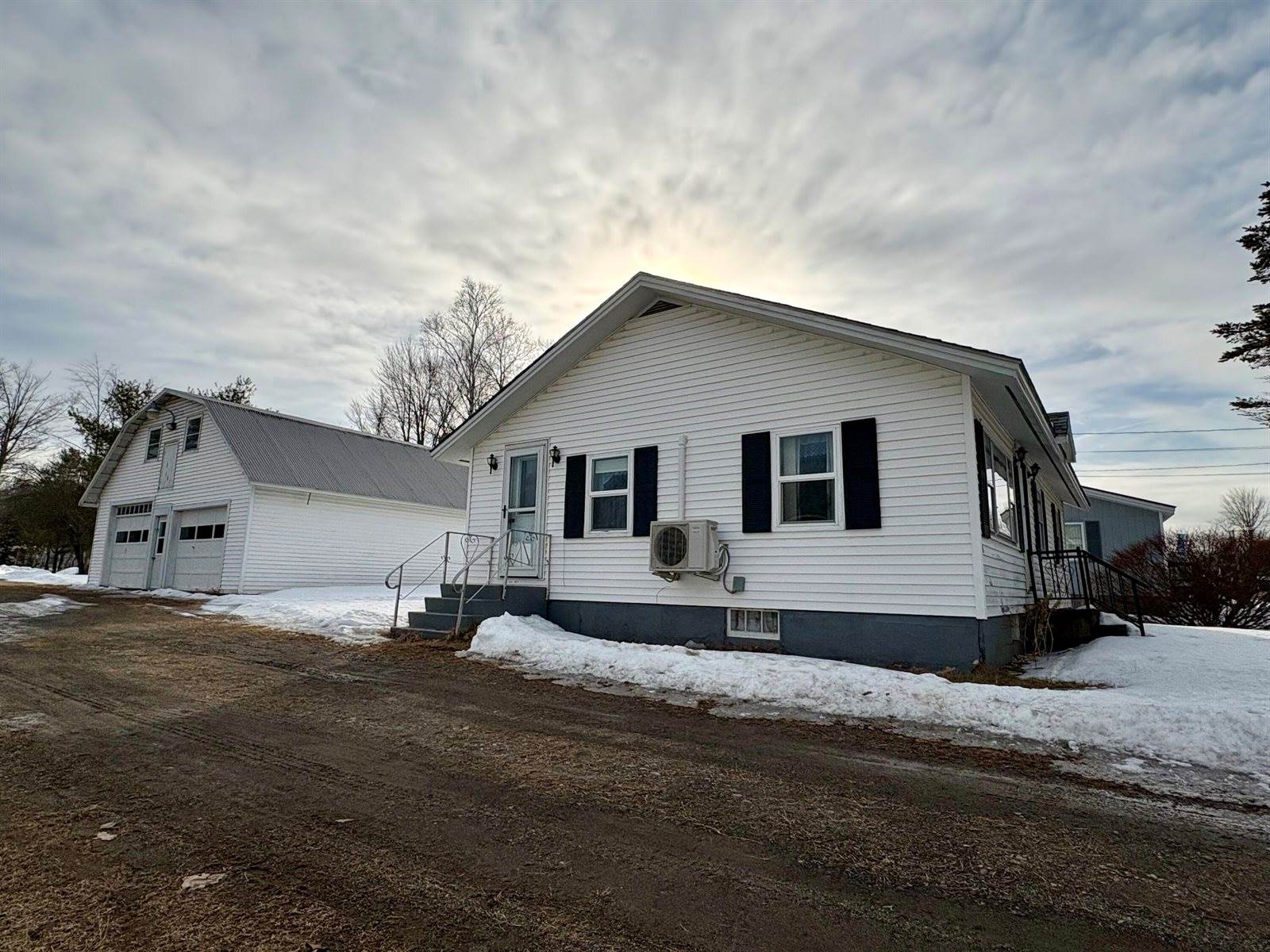 16 Lagrange Road, Howland, ME 04448