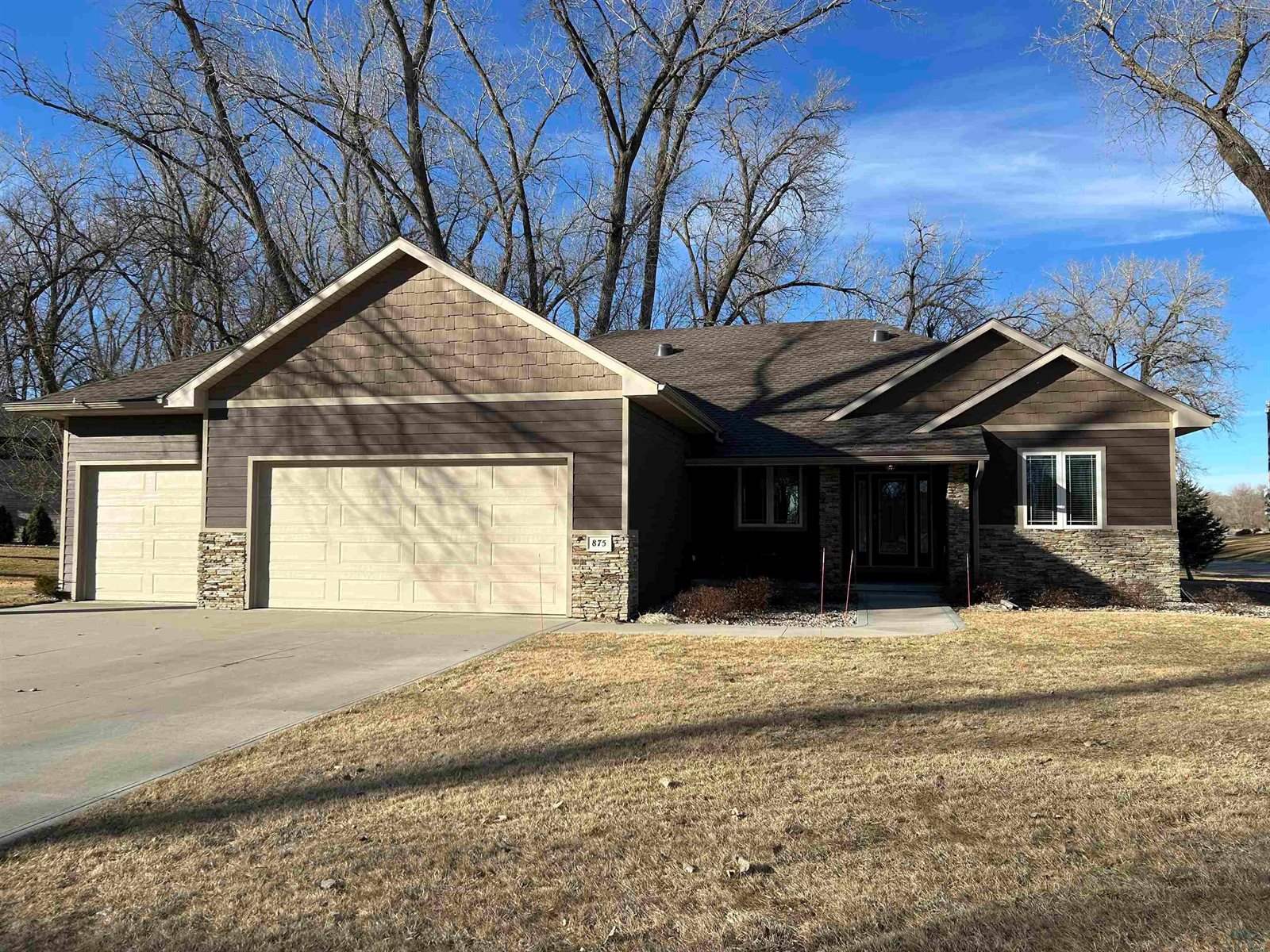 875 E Sawgrass Trail, Dakota Dunes, SD 57049