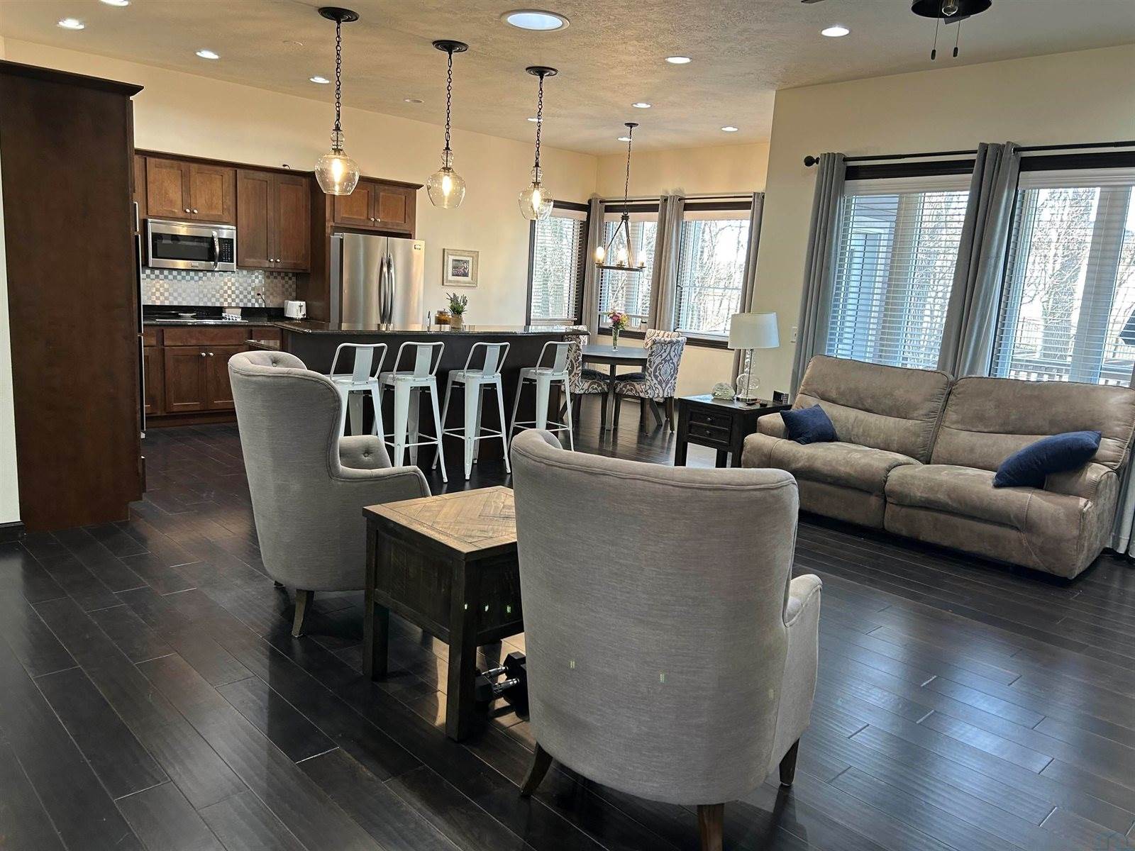 875 E Sawgrass Trail, Dakota Dunes, SD 57049