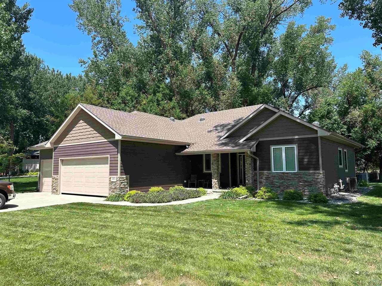 875 E Sawgrass Trail, Dakota Dunes, SD 57049