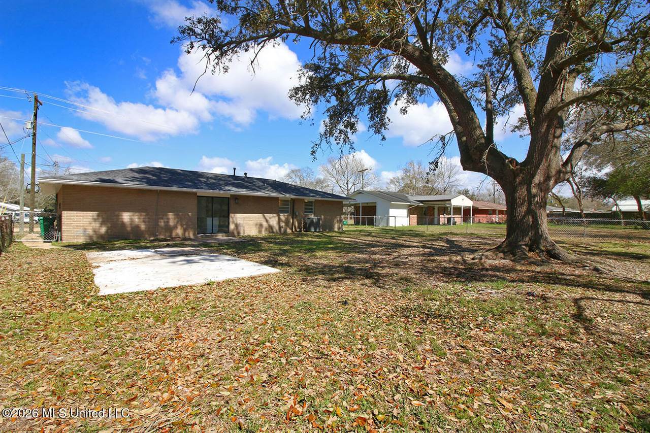 15825 Waycross Drive, Biloxi, MS 39532