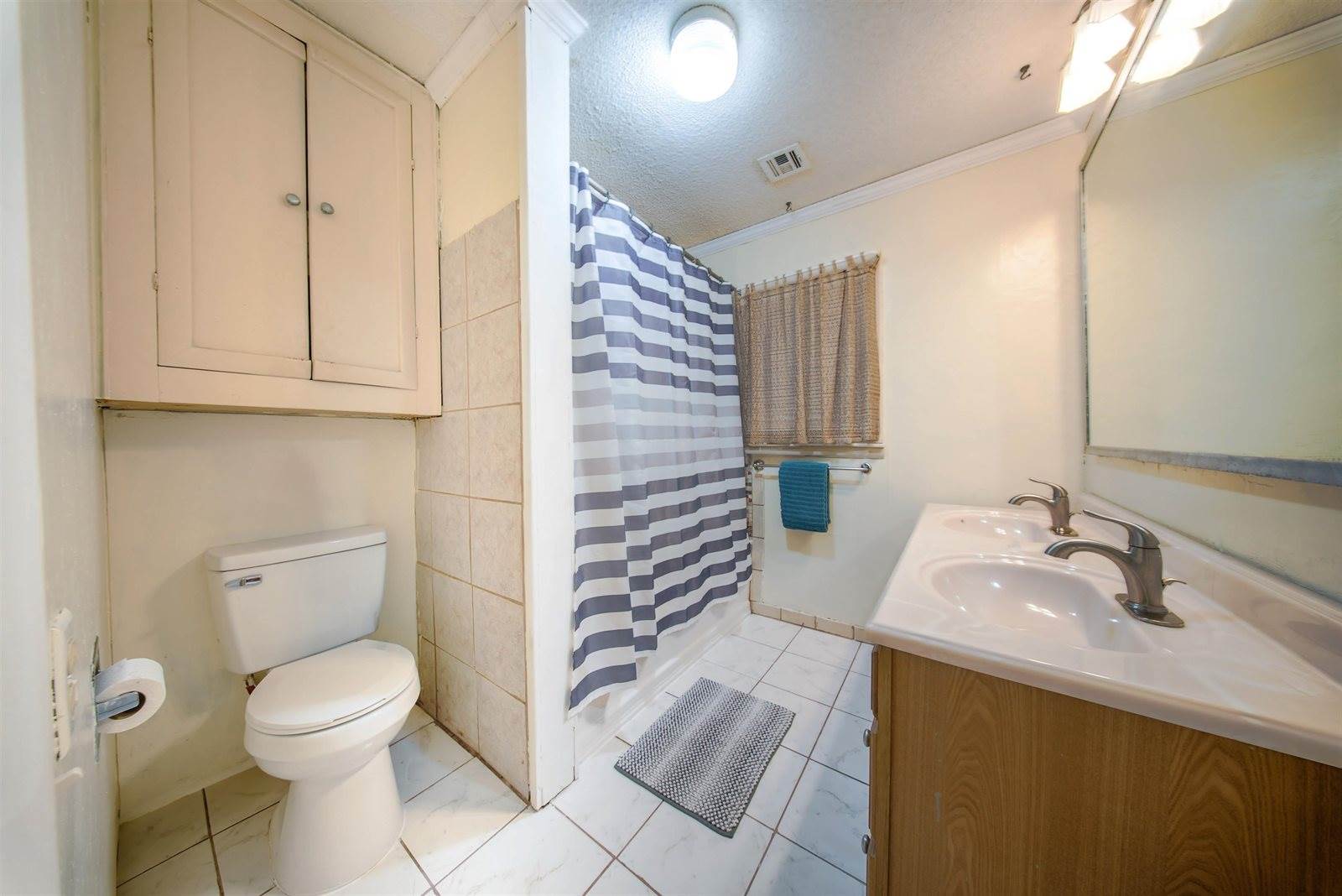 113 South Country Club Rd, Arkansas City, KS 67005