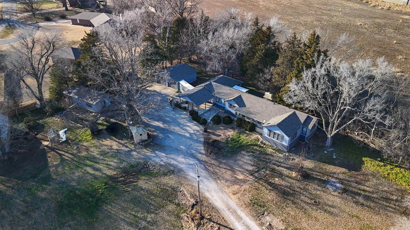 113 South Country Club Rd, Arkansas City, KS 67005