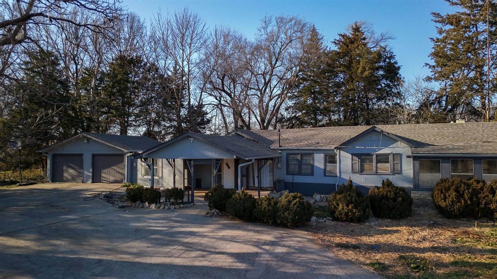 113 South Country Club Rd, Arkansas City, KS 67005