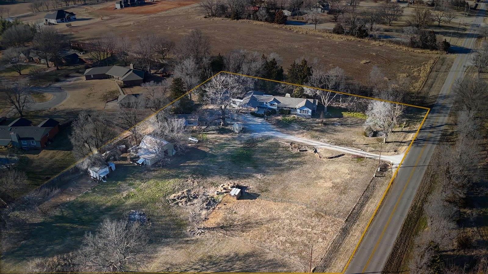 113 South Country Club Rd, Arkansas City, KS 67005